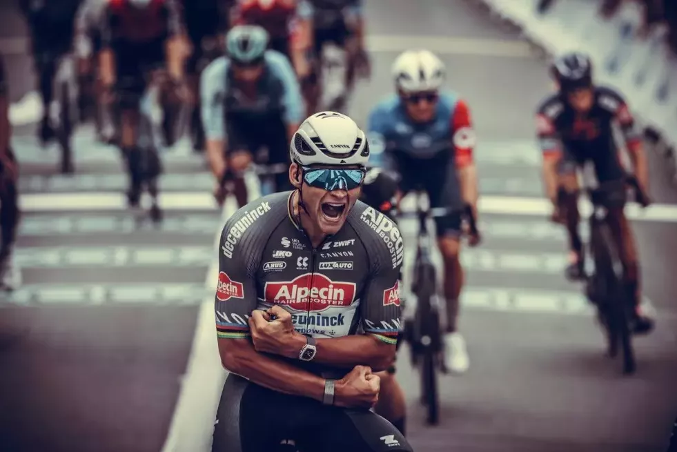 van-der-poel-im-gelben-trikot-nach-zwei-spannenden-und-dramatischen-etappen-der-tour-de-france