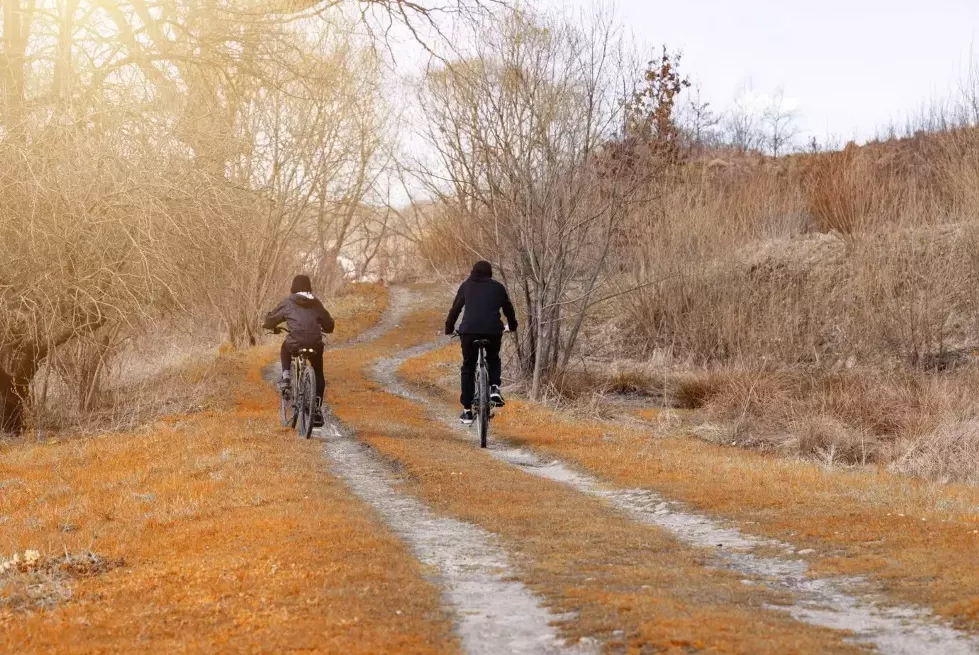 wenn-der-oktoberwind-zuschlaegt-so-kleidest-du-dich-richtig-fuers-rad
