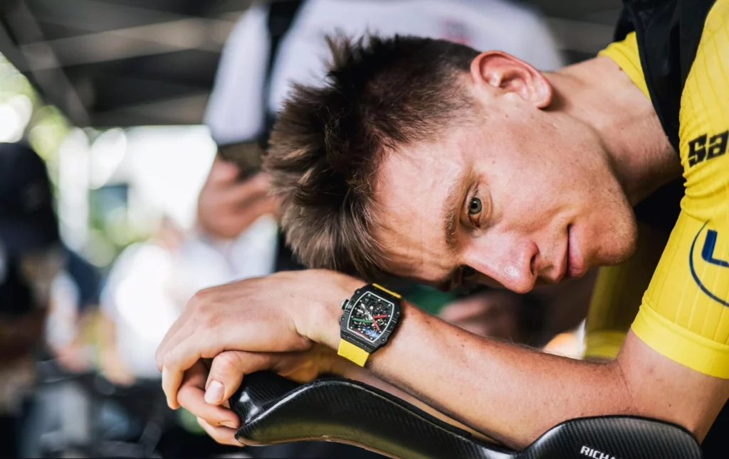 a-negativ-reklam-is-reklam-luxusora-miatt-akartak-megbuntetni-pogacart-magukbol-csinaltak-hulyet-a-fontoskodok