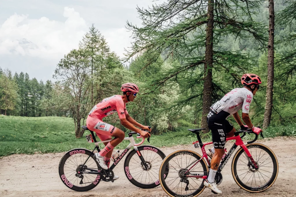 skonci-vitez-gira-na-dlazbe