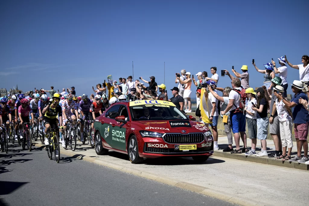 tour-de-france-v-cesku-vlak-uz-se-rozjel