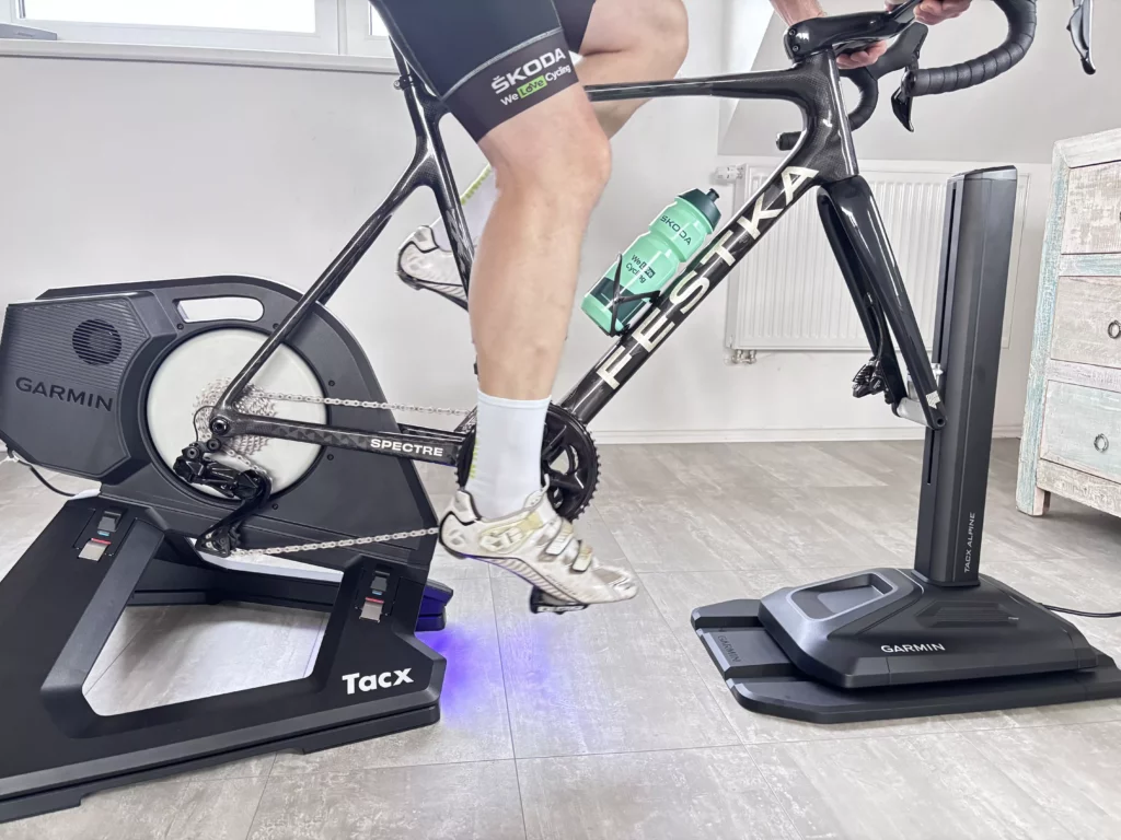 garmin-tacx-alpine-na-kopec-i-z-obyvaku