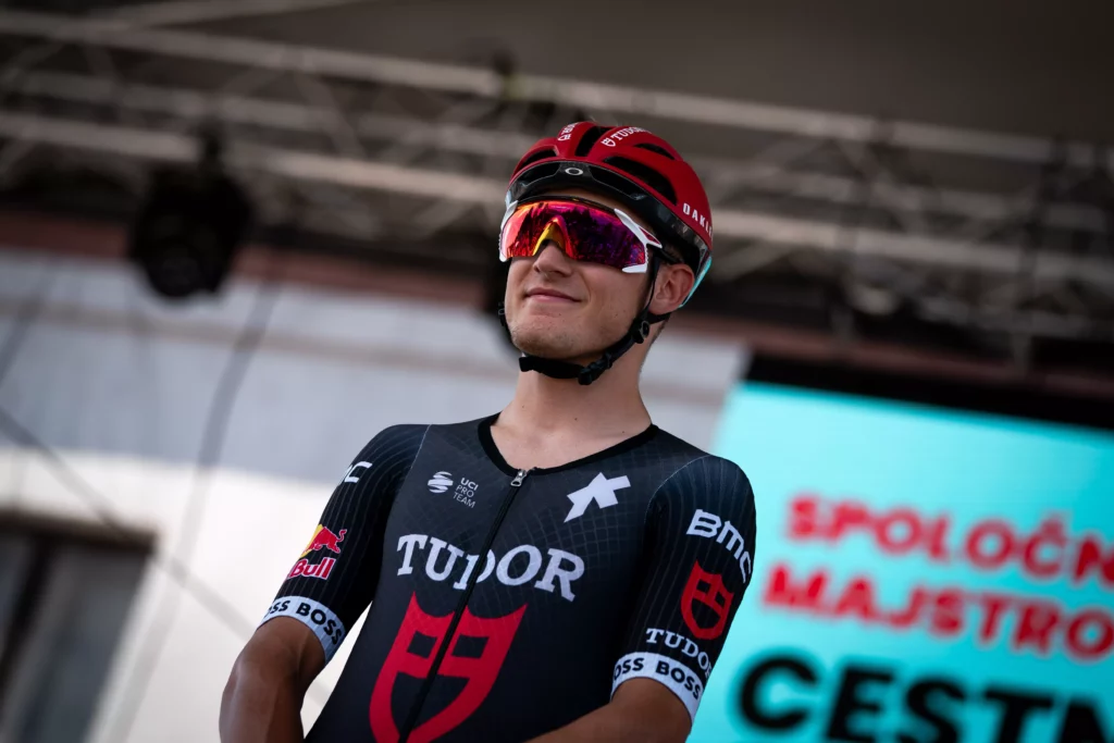 pogacaruv-soused-proc-petr-kelemen-presidlil-do-monaka