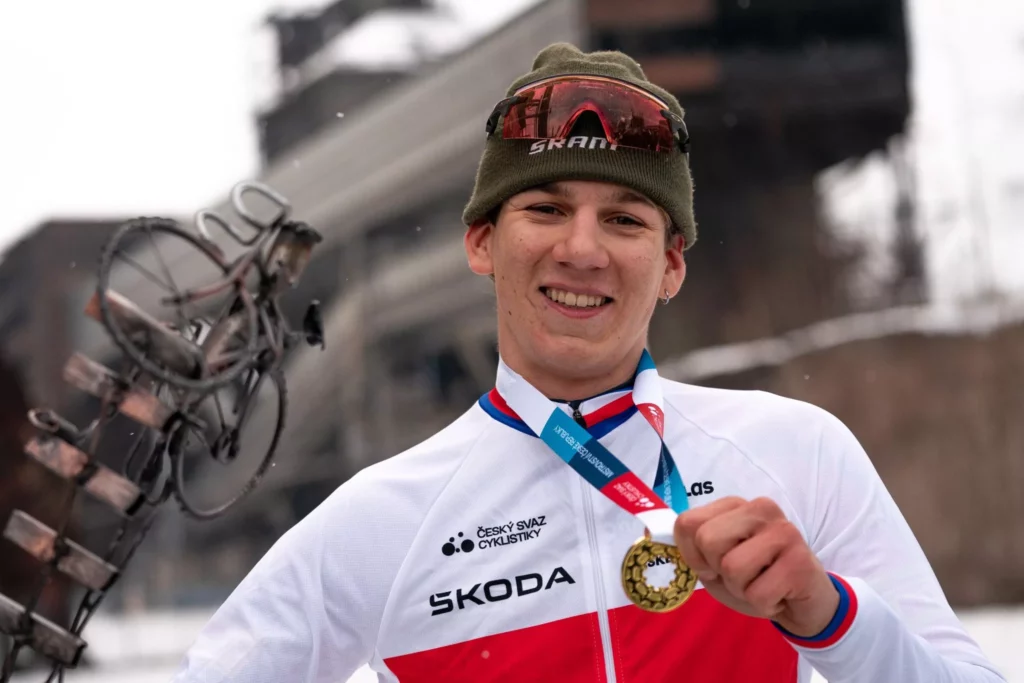 Bažant v osmnácti slaví titul! Zemanová popáté mistryní ČR