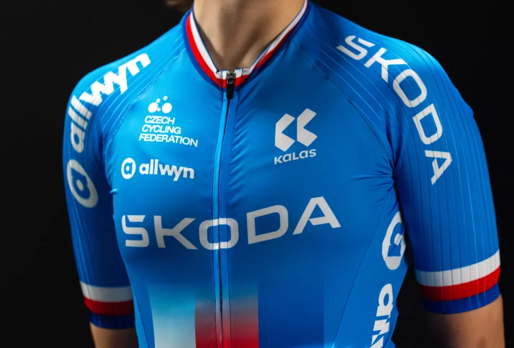 Šedesát let a šmitec! Nový design dresu pro českou elitu