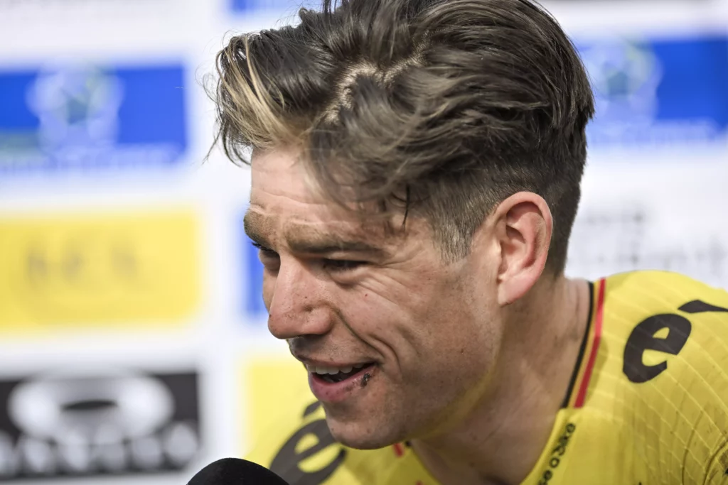 milacek-lidu-jehoz-popularitu-posilily-prohry