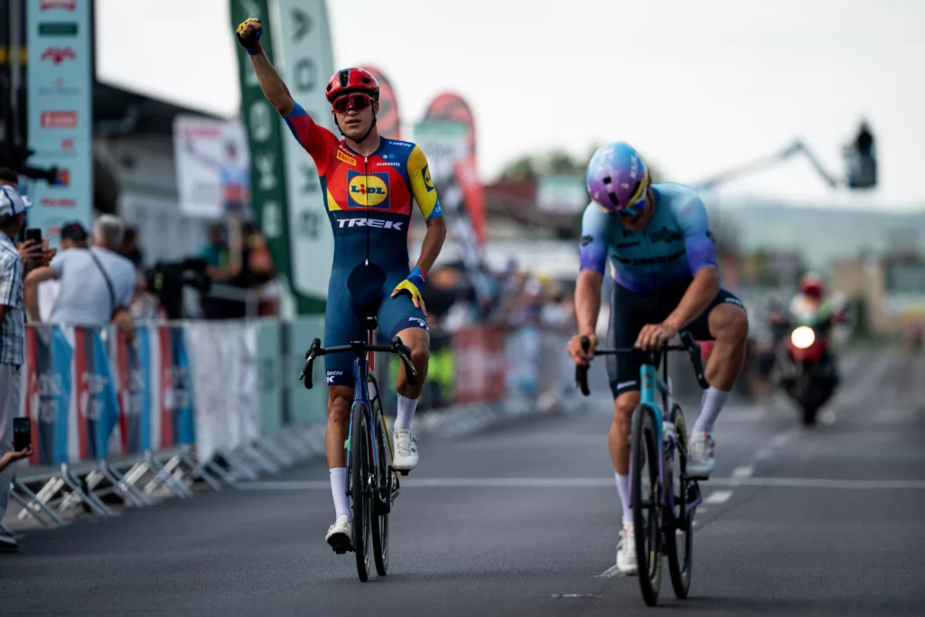 brutalni-sampionat-urci-skutecne-jednicky