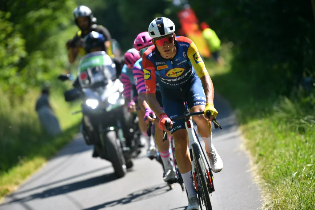 famozni-vacek-slavi-hattrick-poveze-mistrovsky-dres-na-tour-de-france