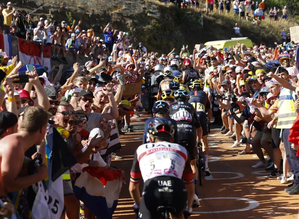 Legenda, které peloton tvoří jen kompars