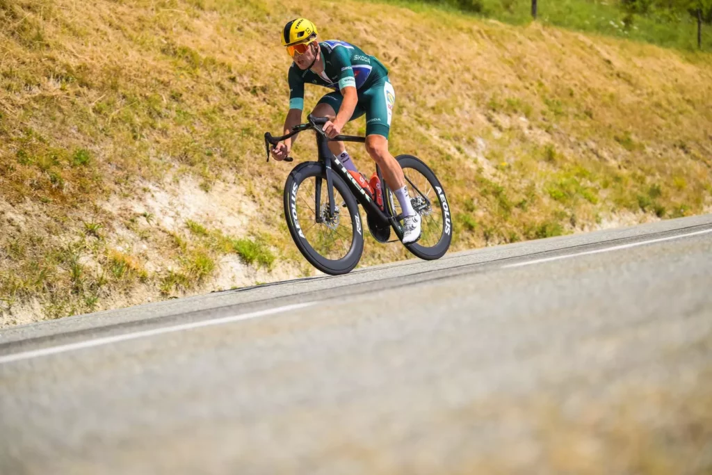 Král cyklistických přestupů? Vládne tým s českou hvězdou