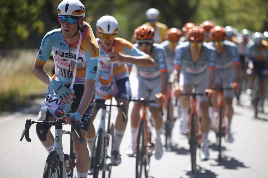 sto-kilo-ledu-a-nakup-za-deset-tisic-aneb-servis-pro-elitu-czech-tour