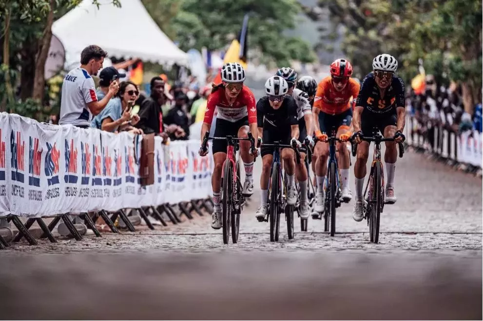 Pogačar võitis maailmameistrivõistluste grupisõidu, Vallieres krooniti naiste maailmameistriks