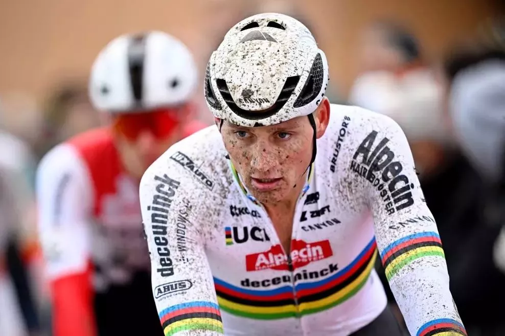 van-der-poel-voidutses-oma-cyclocrossi-tagasitulekul-namuris-brand-jatkab-voidulainel