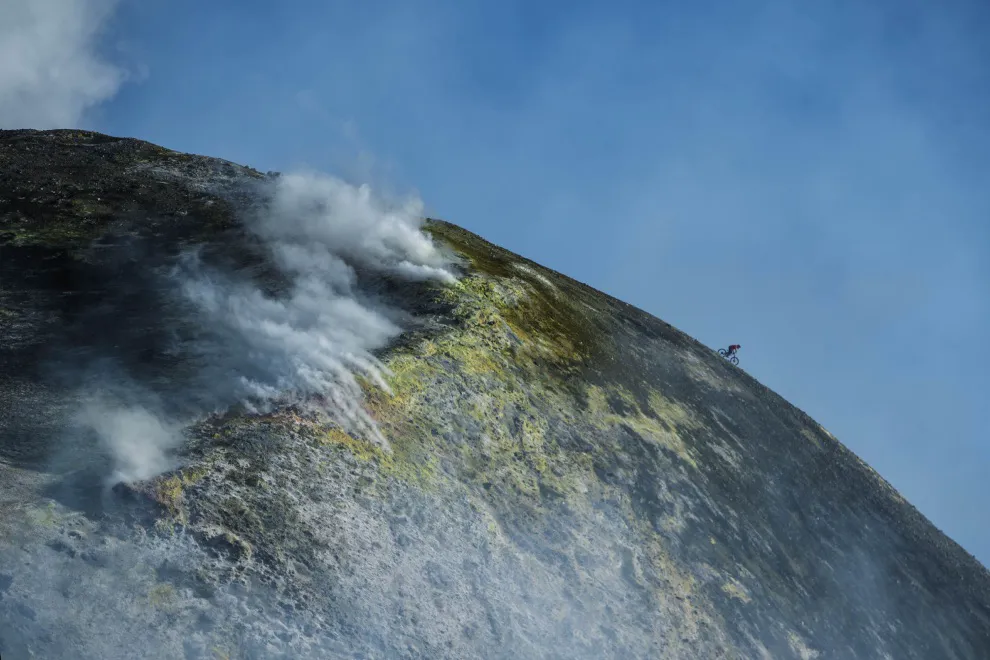 What It Takes to Ride Down the Etna’s Suffocating Mouth