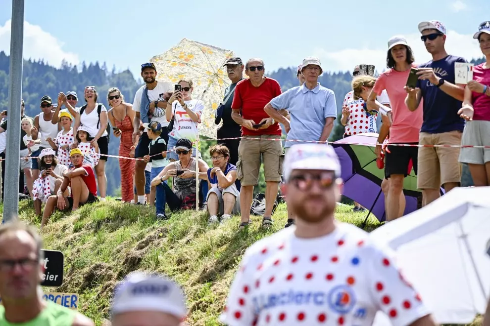 can-you-recognise-yourself-the-4-types-of-tour-de-france-fans