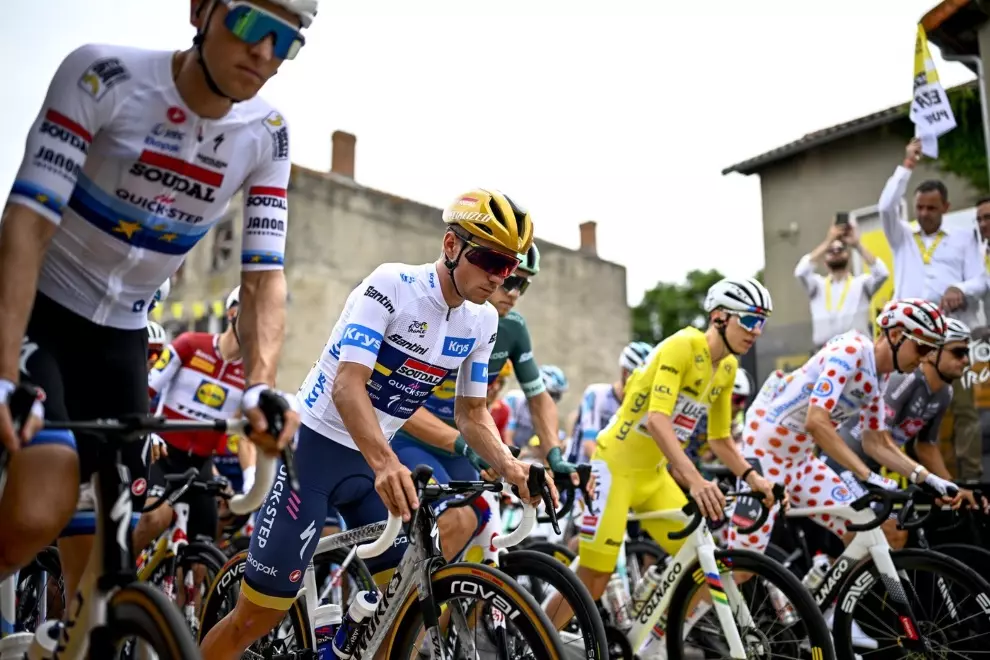 evenepoel-drops-out-on-the-tourmalet-as-pogacar-increases-gc-lead