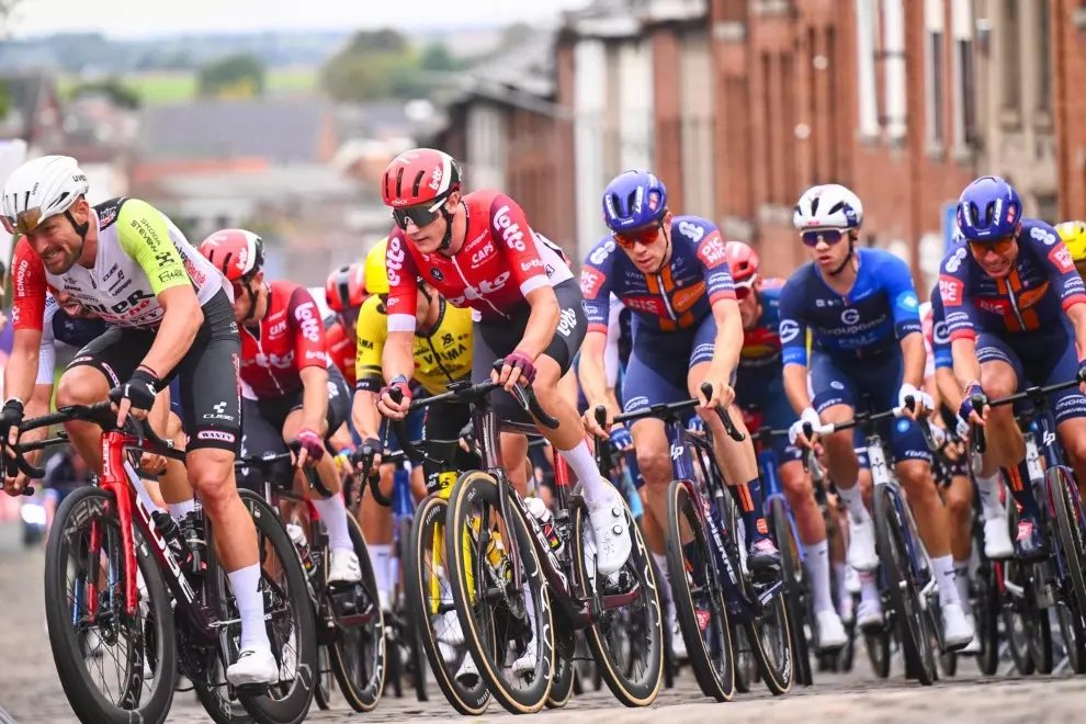 turmoil-and-uncertainty-remain-for-teams-and-riders-as-2026-draws-near