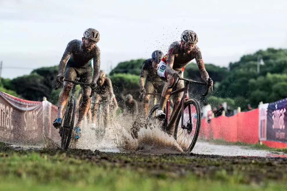 vanthourenhout-and-brand-of-course-win-world-cup-races-on-sardinia