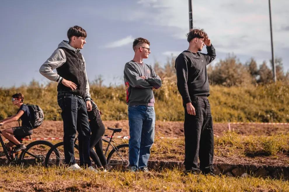 young-people-are-abandoning-cycling-studies-across-many-countries-show