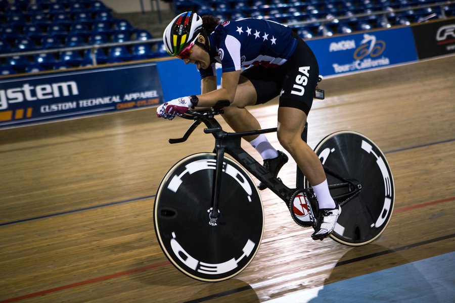 Behold the Felt TA FRD track bike. The USA riders are going to use it at the Rio 2016 Olympic Games and it is simply stunning. Mainly because of the ingenuity of the Felt engineers who have moved the drivetrain to the left side of the bike.