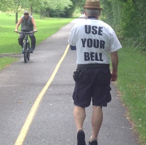 murray-angus-use-bell-cyclist-tshirt-path-ottawa