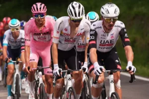 UAE-Emirates-Giro-Del-Toro-