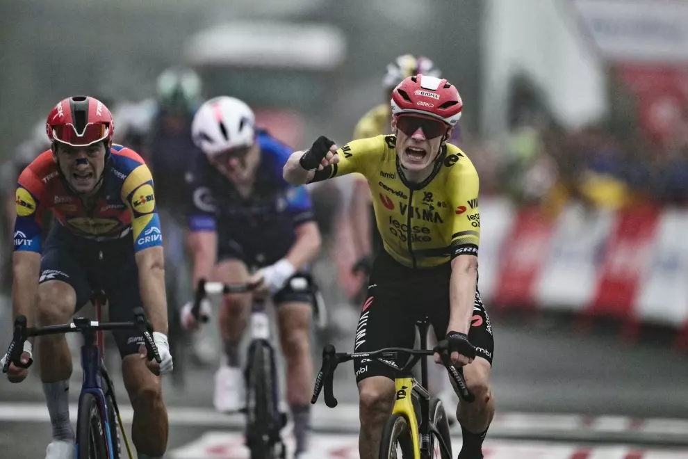 vingegaard-ends-grand-tour-victory-drought-with-hard-earned-win-on-vuelta-stage-2