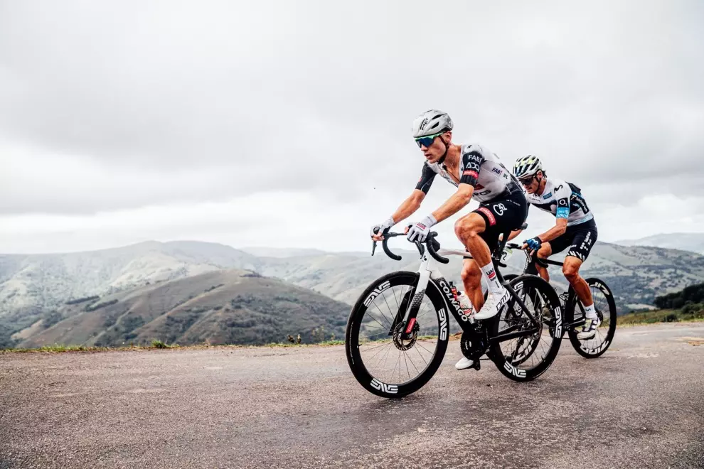 a-disrupted-week-ayuso-protests-and-vingegaard-in-red-again