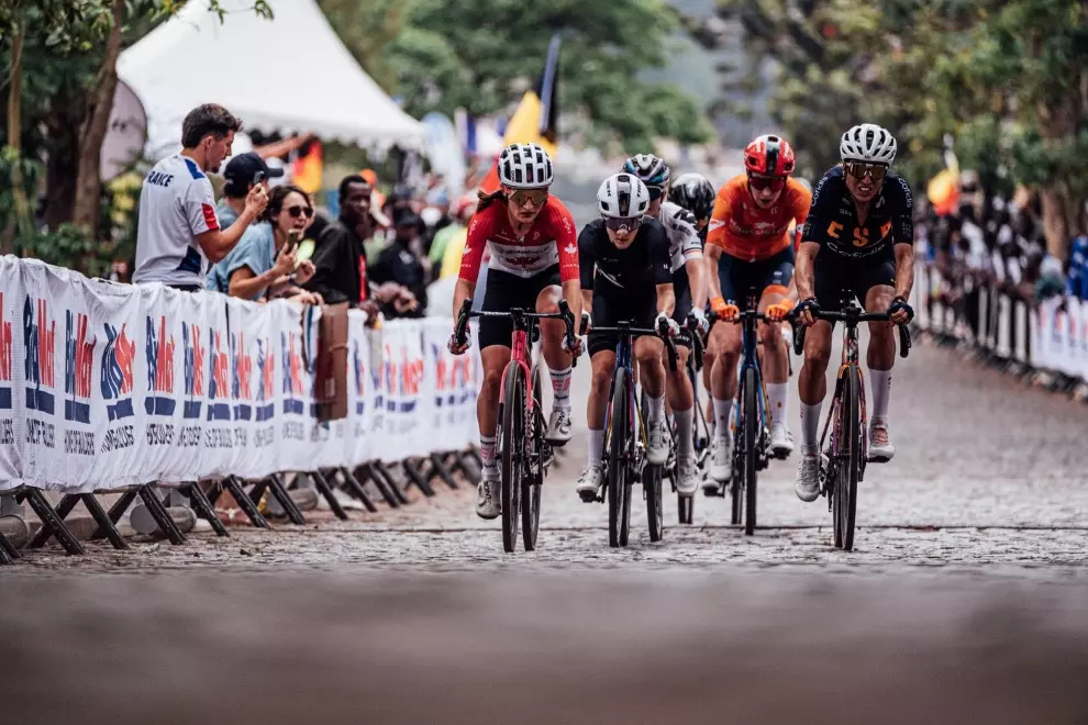 pogacar-wins-world-championship-road-race-vallieres-wins-womens-title