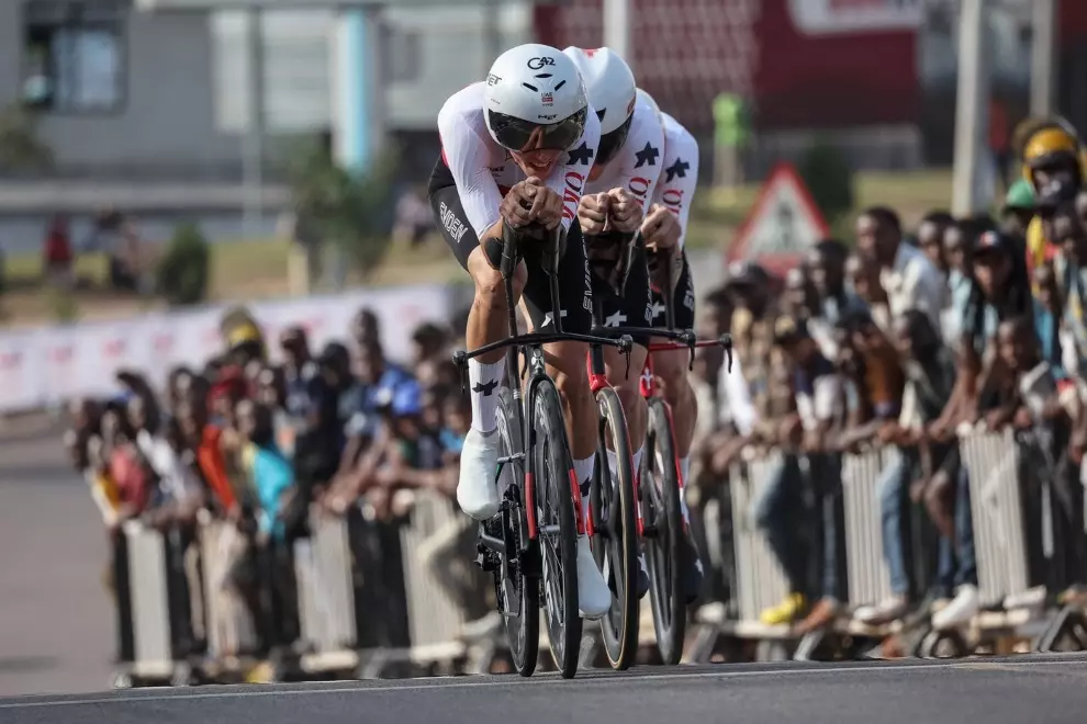 reusser-saves-swiss-medal-as-australia-again-wins-mixed-relay-itt-world-championship
