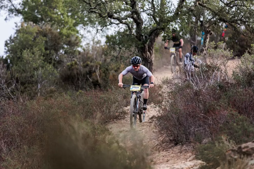 dust-sunshine-and-cycling-dreams-at-roc-dazur-2025