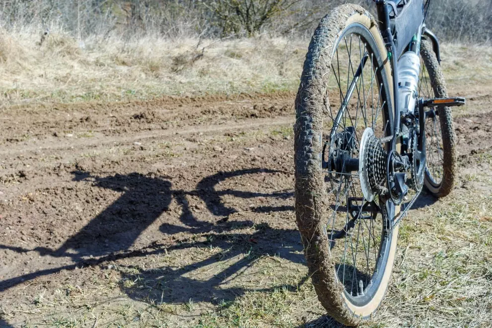 why-bigger-visors-and-mudguards-are-a-must-in-the-mud