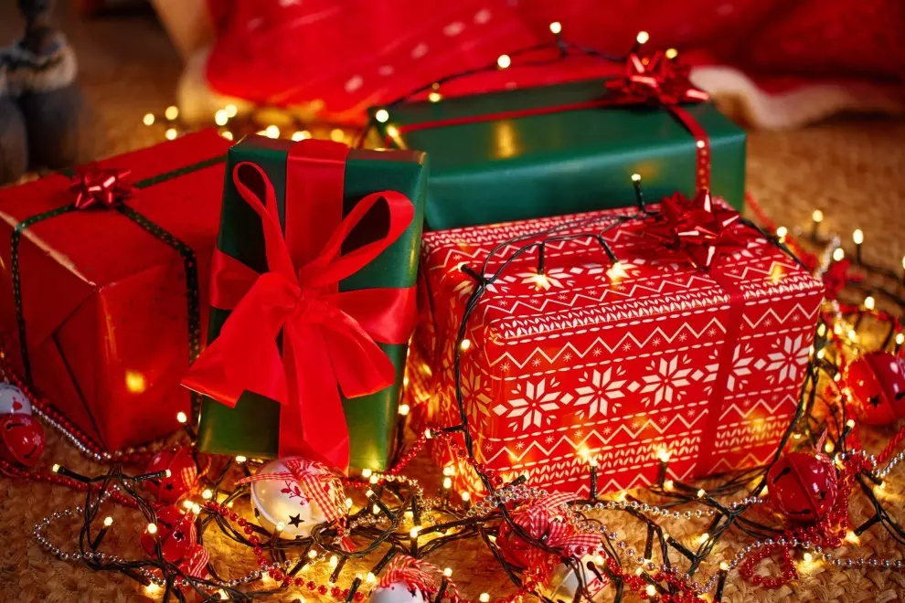 the-2025-gift-guide-for-women-cyclists-thoughtful-picks-theyll-actually-use-and-love