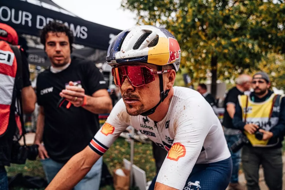 tom-pidcock-and-q36-5-pro-cycling-are-racing-for-the-tour