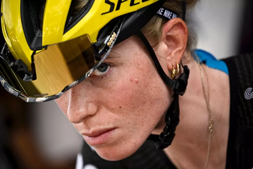 vollering-starts-year-with-dominant-win