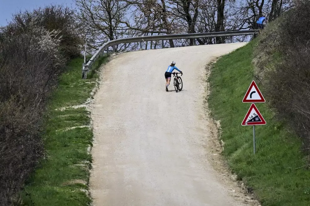 dust-drama-and-siena-previewing-strade-bianche-women-2026