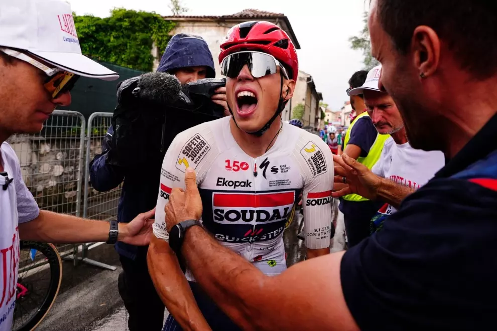 magnier-scores-surprise-win-vingegaard-takes-fourth-stage-victory