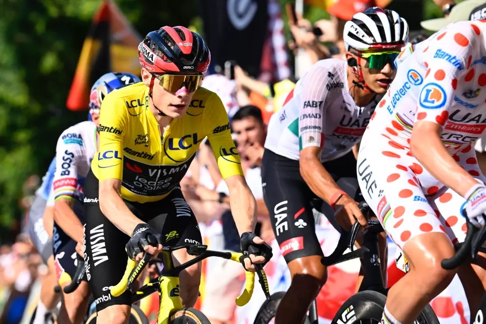 vingegaard-leads-tour-de-france-after-stage-2-but-pogacar-has-the-momentum