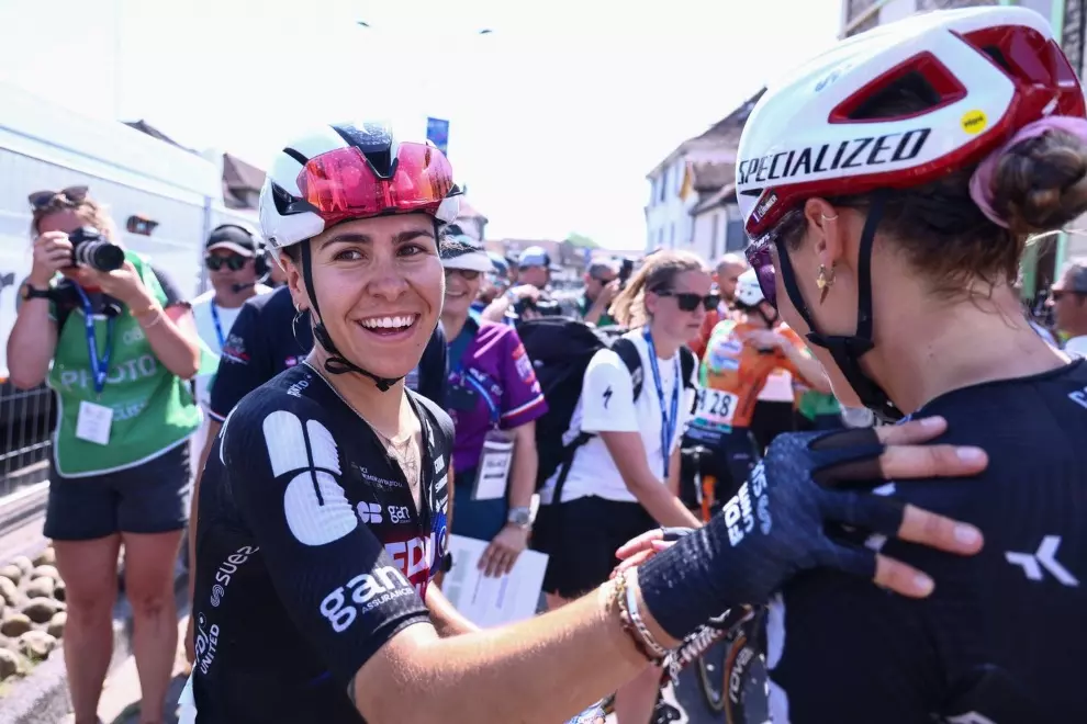 success-abuse-and-learning-for-celia-gery-in-the-tour-de-france-femmes