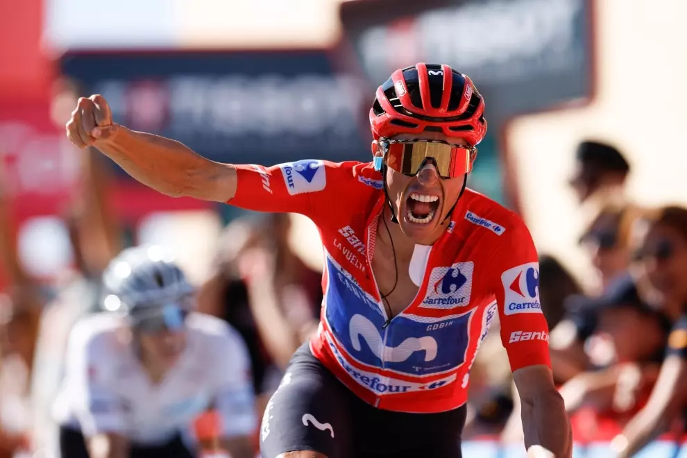 enric-mas-takes-charge-of-vuelta-after-pogacar-crashes-out