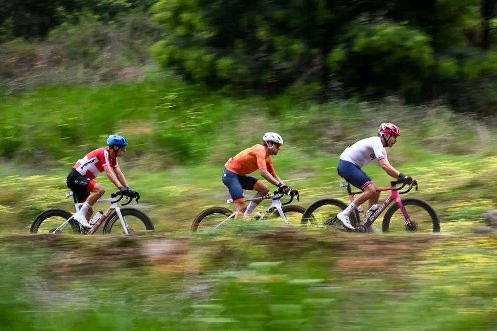 Gravel cycling