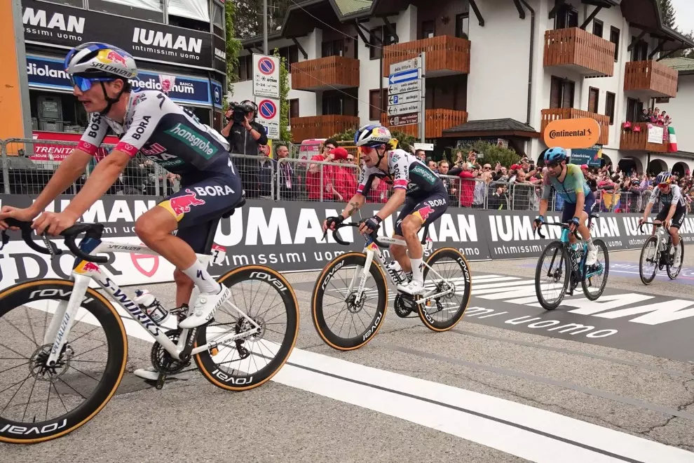 %ce%bf-%cf%80%ce%bb%ce%b7%ce%b3%cf%89%ce%bc%ce%ad%ce%bd%ce%bf%cf%82-roglic-%cf%80%ce%ad%cf%86%cf%84%ce%b5%ce%b9-%ce%bf-del-toro-%cf%83%ce%b5-%cf%81%ce%bf%ce%b6-%cf%87%cf%81%cf%8e%ce%bc%ce%b1-%ce%bf