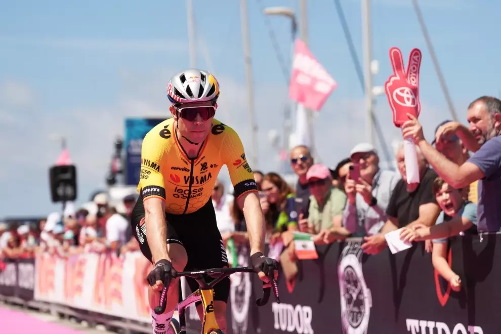 %cf%84%ce%bf-monster-leadout-%cf%84%ce%bf%cf%85-van-aert-%cf%81%cf%85%ce%b8%ce%bc%ce%af%ce%b6%ce%b5%ce%b9-%cf%84%ce%b7-%ce%bd%ce%af%ce%ba%ce%b7-%cf%84%ce%bf%cf%85-kooij-%ce%ba%ce%b1%ce%b9-%ce%ac%ce%bb
