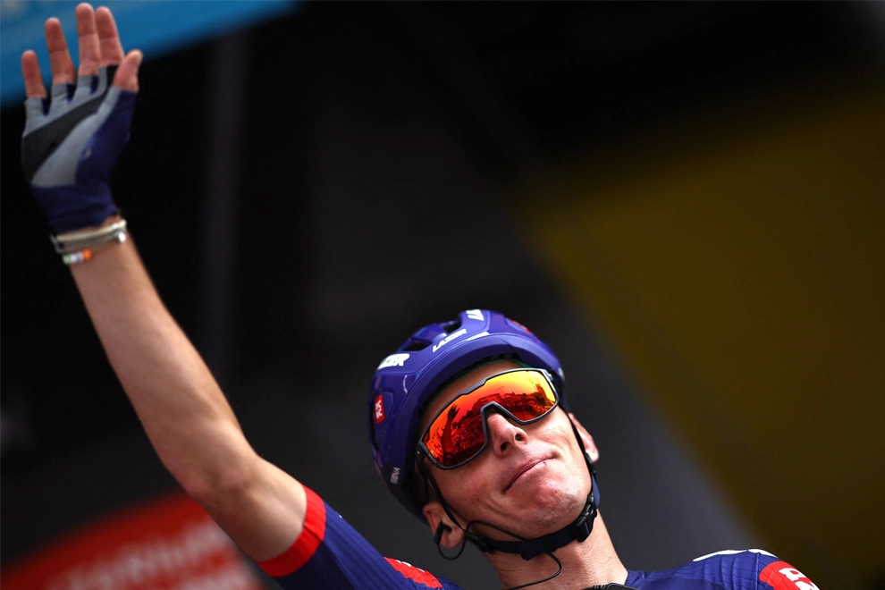 romain-bardet-%ce%ad%ce%bd%ce%b1%cf%82-%cf%80%ce%bf%ce%b4%ce%b7%ce%bb%ce%ac%cf%84%ce%b7%cf%82-%cf%80%ce%bf%cf%85-%ce%b4%ce%b5%ce%bd-%cf%84%ce%b1-%cf%80%ce%b1%cf%81%ce%ac%cf%84%ce%b7%cf%83%ce%b5
