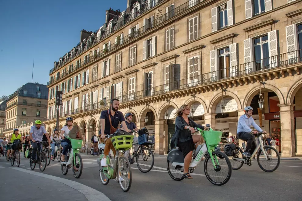 Cycling in Paris