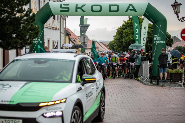 Reportáž: Škoda Svätojurský MTB Maratón a blato sú nerozlučná dvojka
