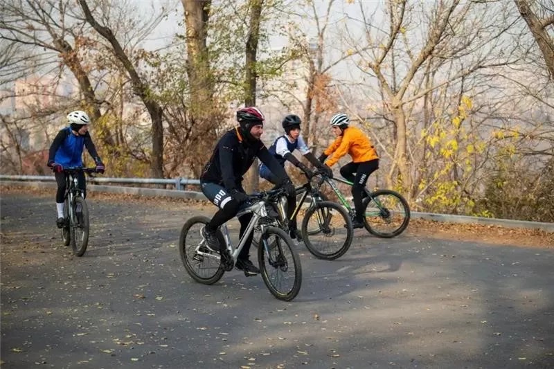 Marznąć mniej, jeździć więcej: kilka porad zawodowca